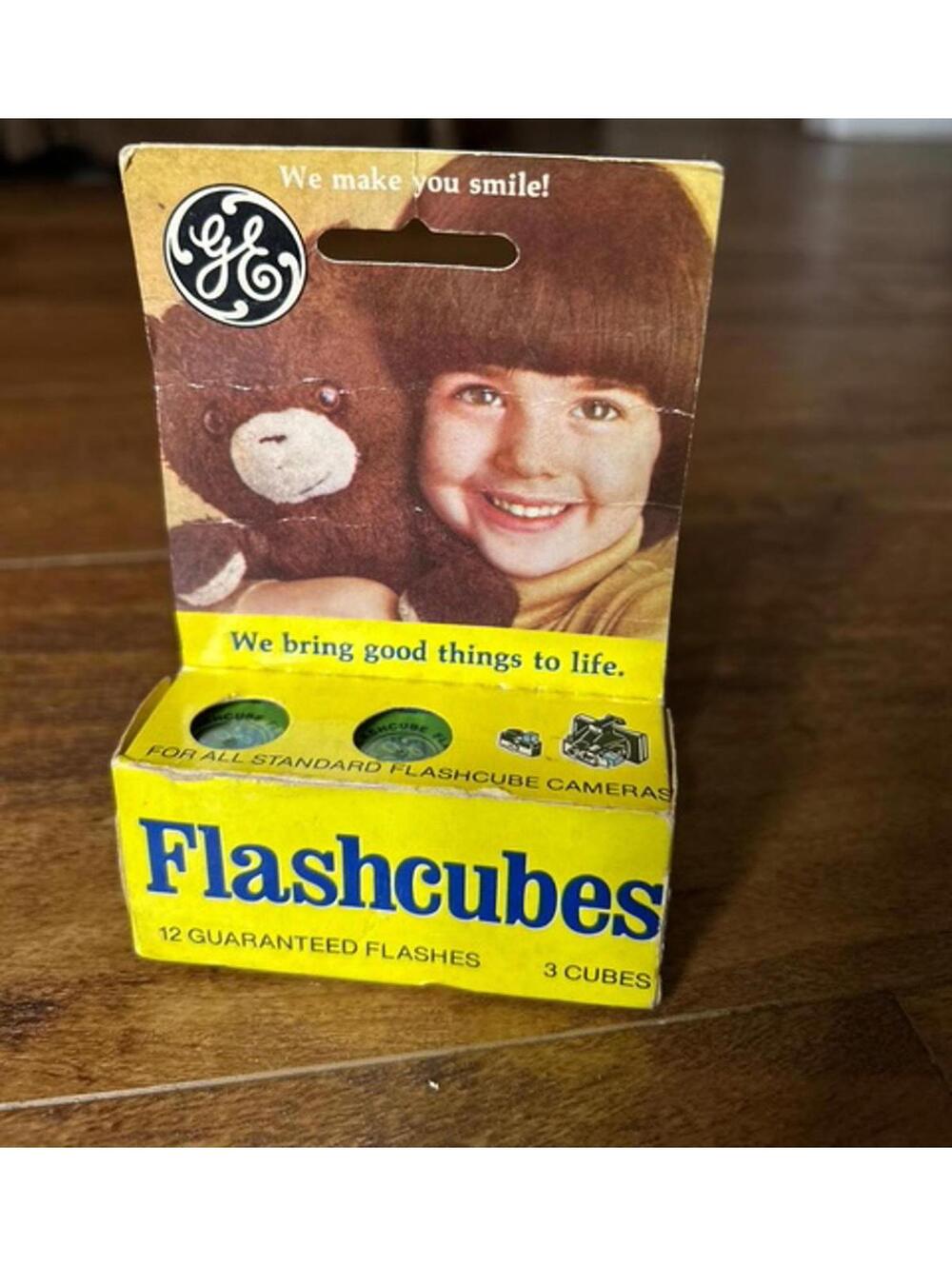 Vintage GE Flashcubes for Standard Flashcube Cameras - 3 Cubes, 12 Guaranteed Fl